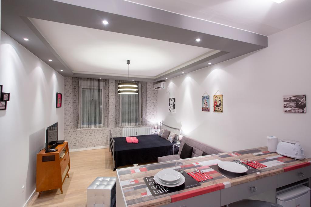 Lea Apartment Belgrad Exteriör bild