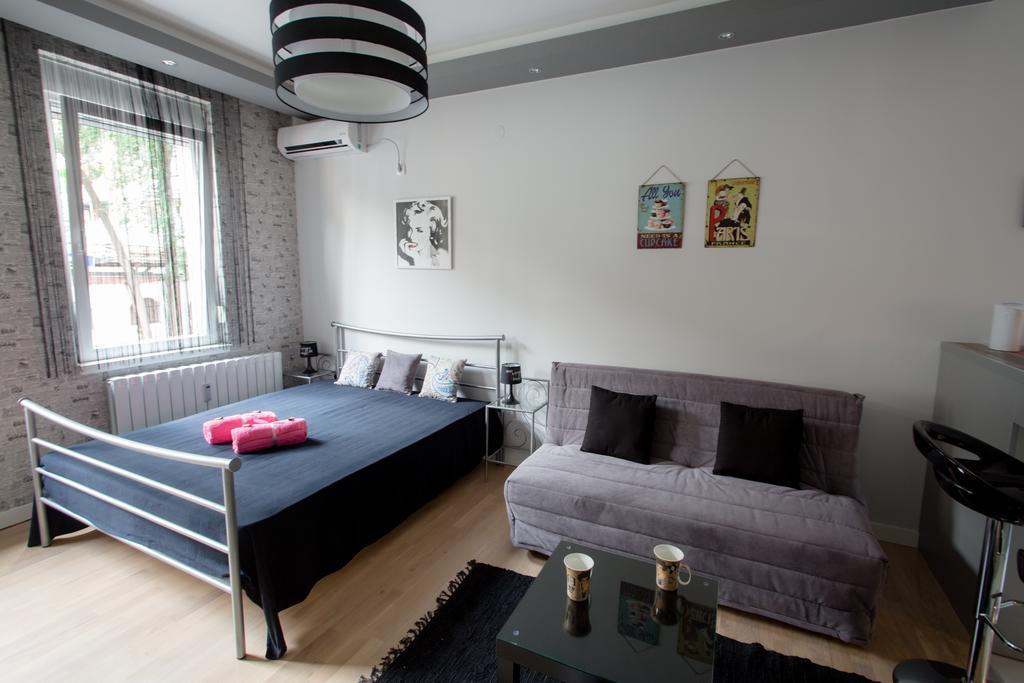 Lea Apartment Belgrad Exteriör bild