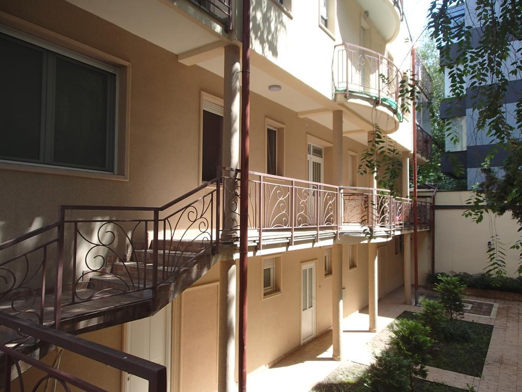 Lea Apartment Belgrad Exteriör bild